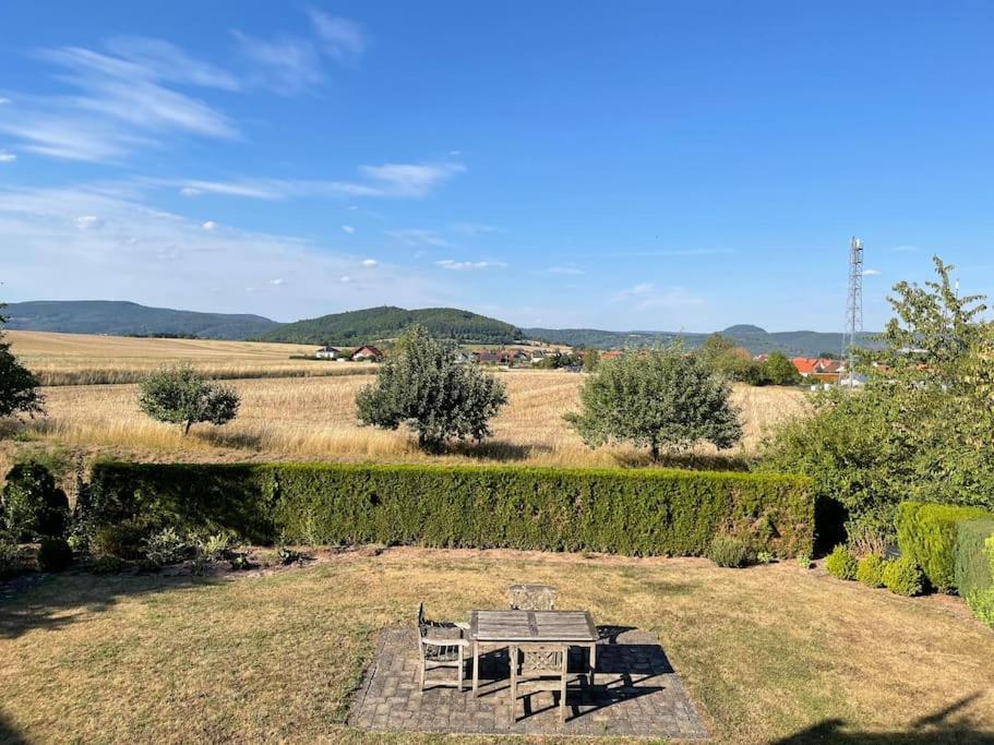 Ferienwohnung Leuchtbergblick Mit Terrasse Und Pkw Stellplatz Eschwege Buitenkant foto