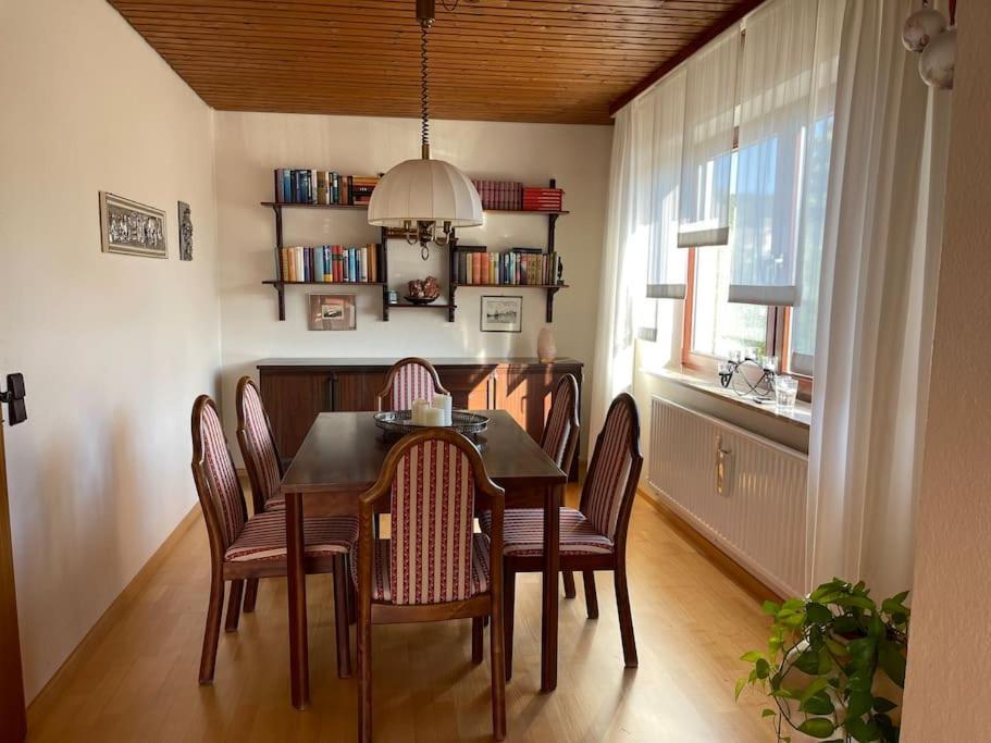 Ferienwohnung Leuchtbergblick Mit Terrasse Und Pkw Stellplatz Eschwege Buitenkant foto