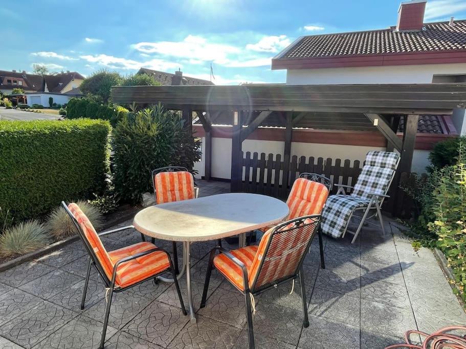 Ferienwohnung Leuchtbergblick Mit Terrasse Und Pkw Stellplatz Eschwege Buitenkant foto