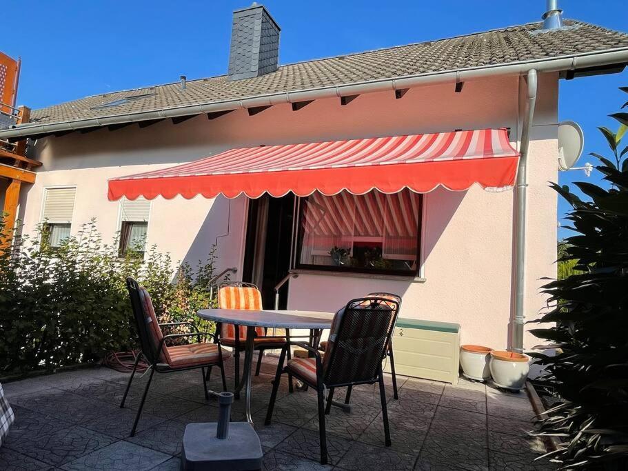 Ferienwohnung Leuchtbergblick Mit Terrasse Und Pkw Stellplatz Eschwege Buitenkant foto